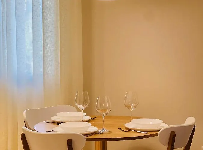 Center Hideaway Apartment