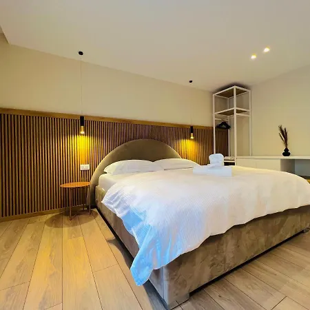 アパート Center Hideaway ティラナ