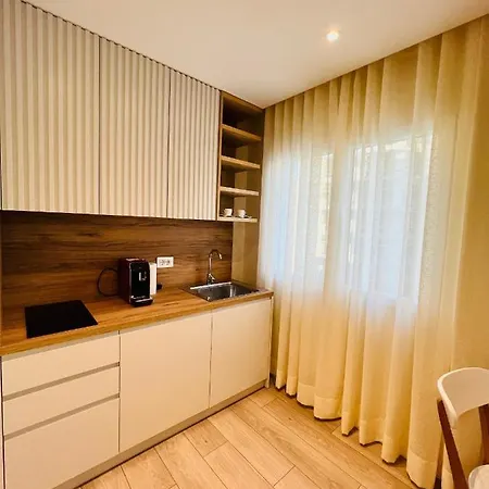 Center Hideaway דירה טיראנה